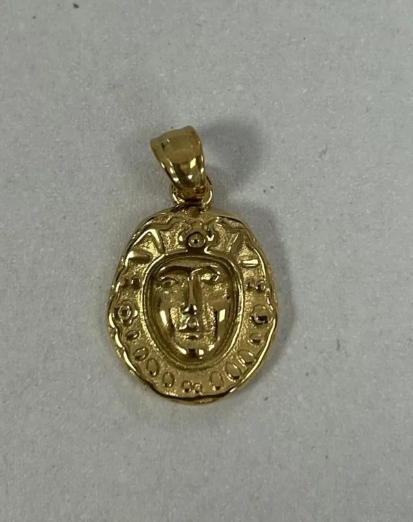 medalla rocío cabeza